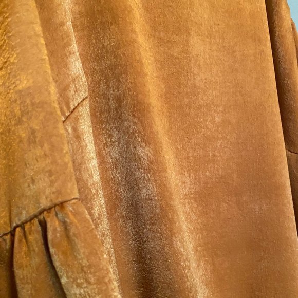 Cold Shoulder Velvet Orange Top + Flared Sleeves - Picture 5 of 6